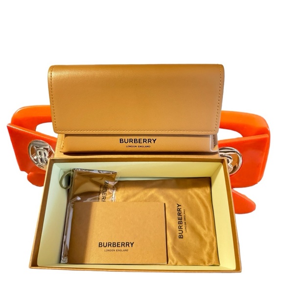 Burberry Sunglasses - Picture 3 of 3